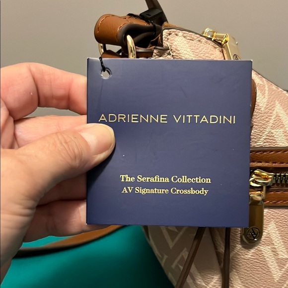 Adrienne Vittadini Tan NWT Crossbody Bag - Picture 6 of 9